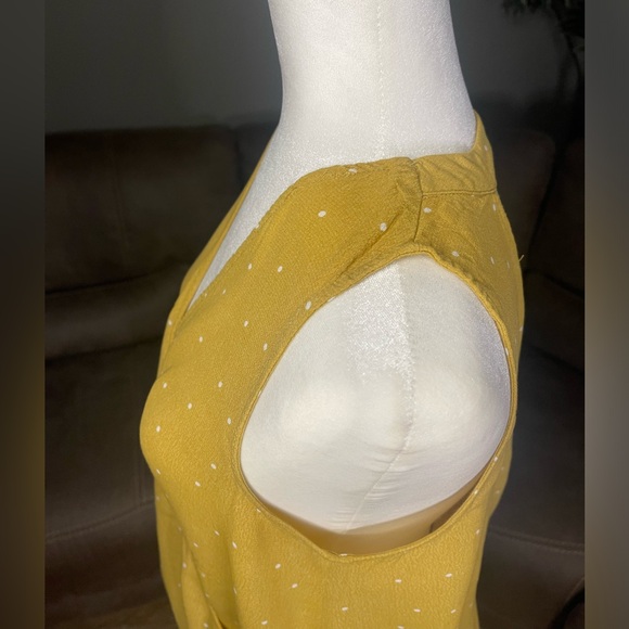 LUSH Mustard Yellow White Polkadots Surplus Wrap Bubble Top Sz Large L - Picture 5 of 13